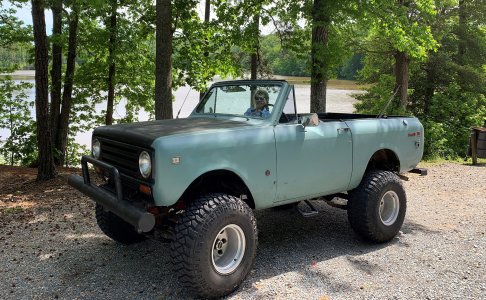1971 IH Scout 810 - 392 v8 auto - "The blue duck commander"